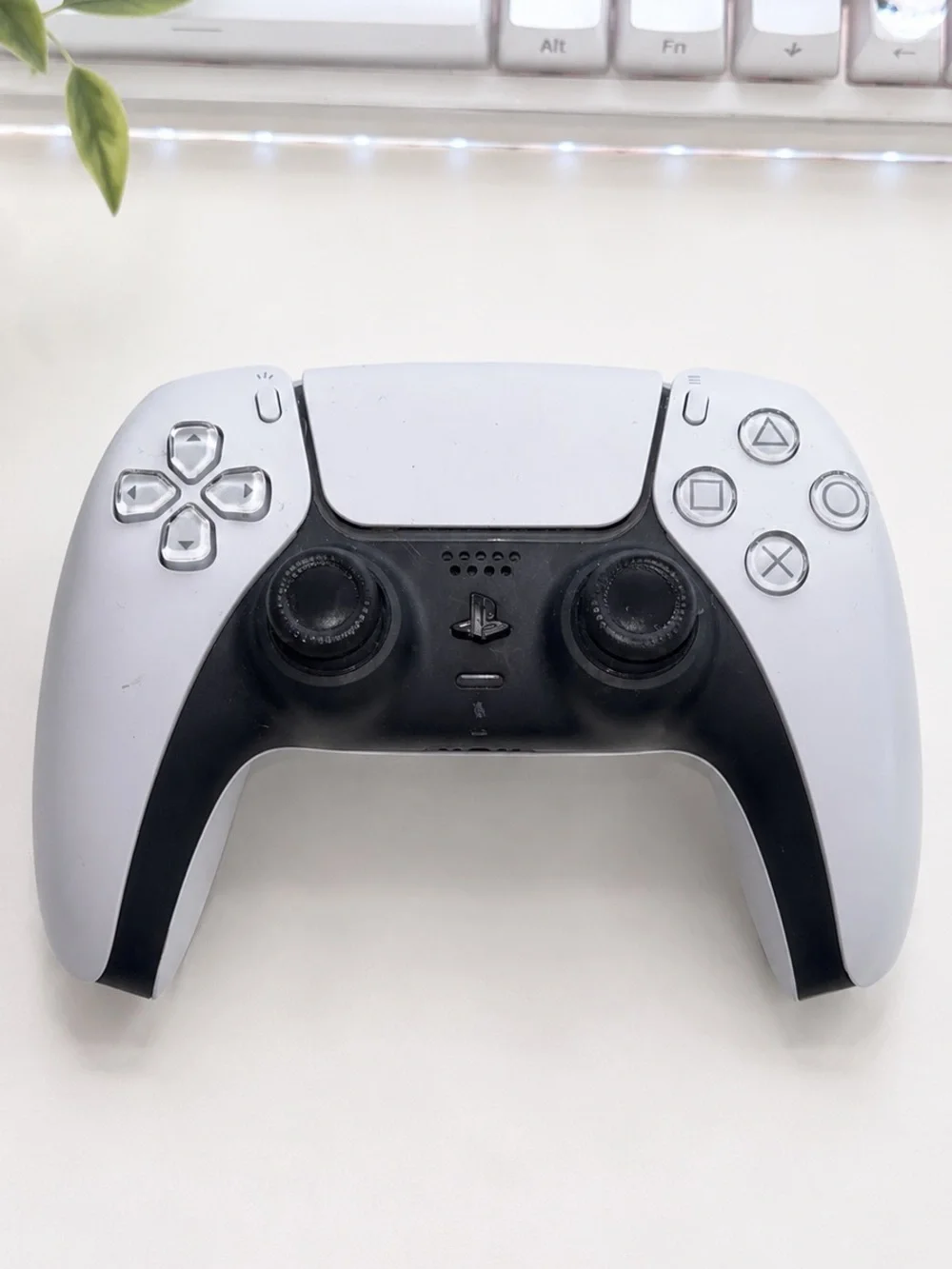 sony playstation 5 dualsense wireless controller – white